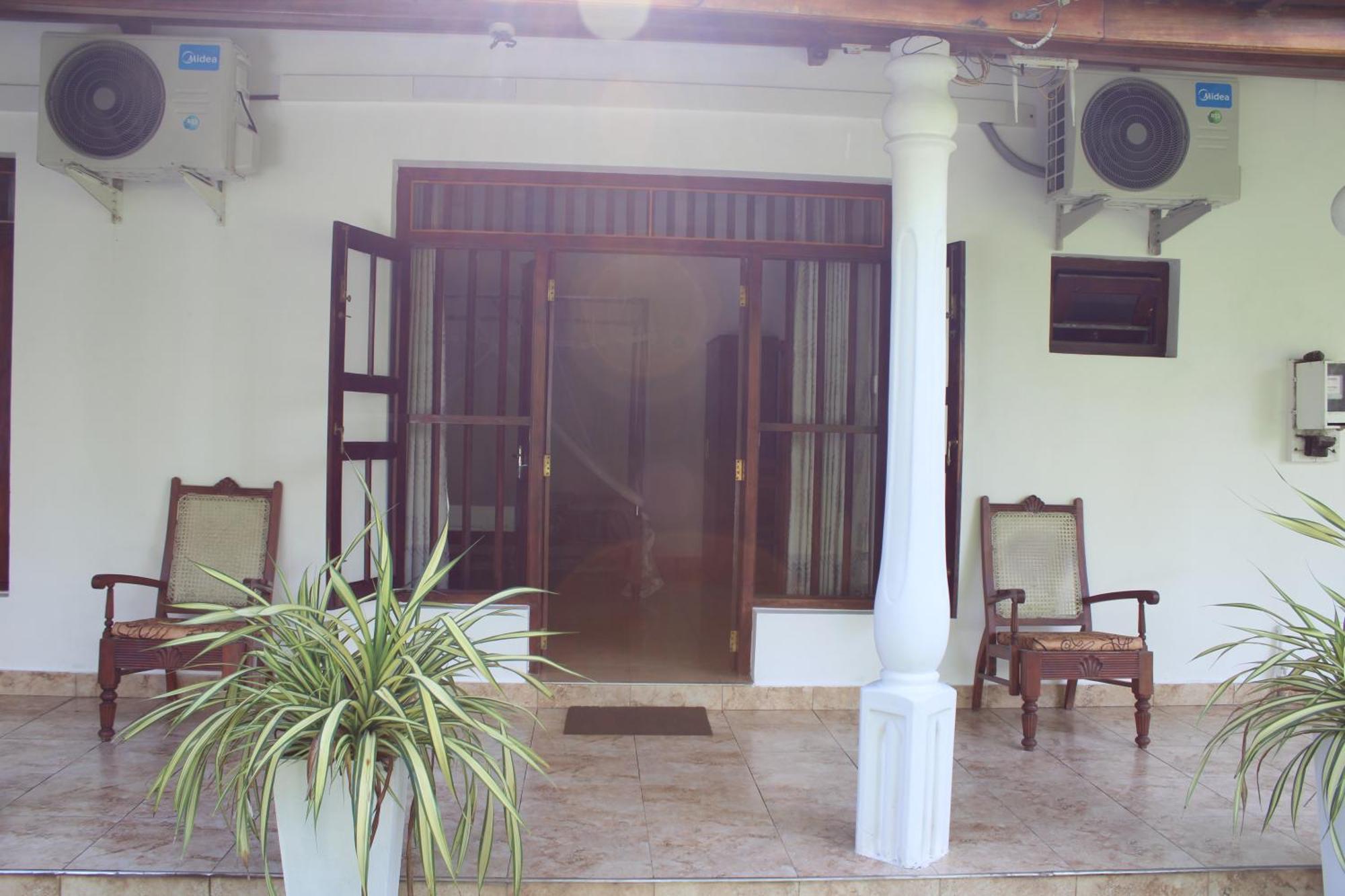 Hotel Sun And Surf Rest Ahangama Exterior foto