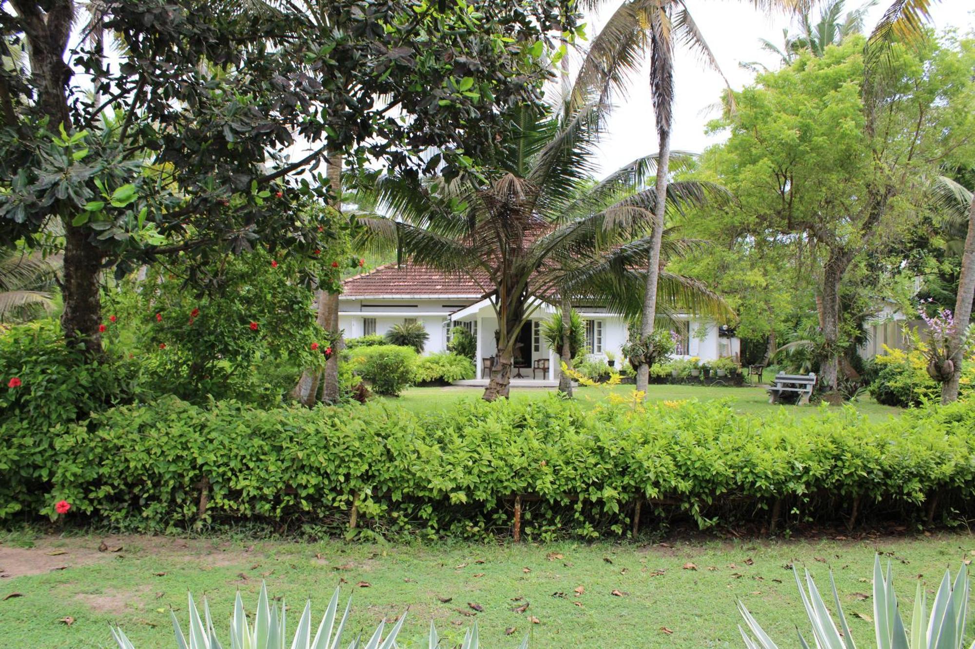 Hotel Sun And Surf Rest Ahangama Exterior foto