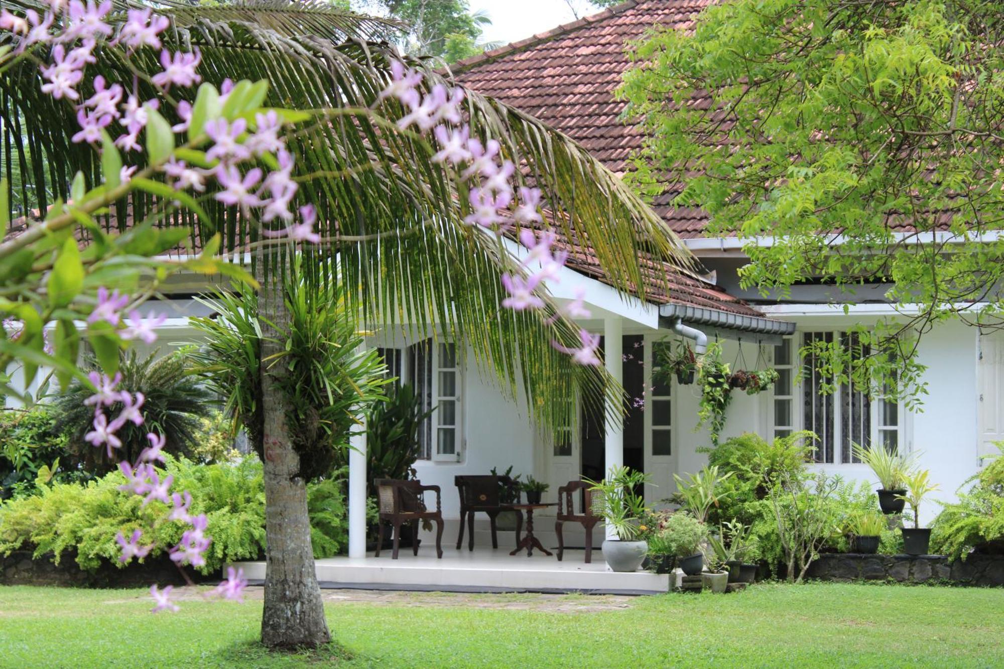 Hotel Sun And Surf Rest Ahangama Exterior foto