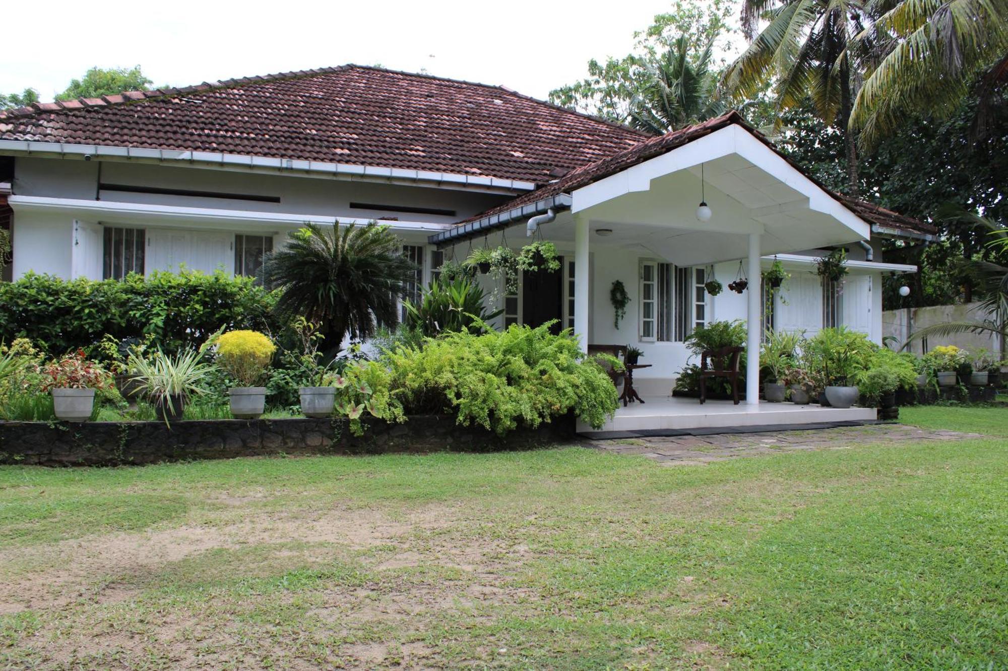 Hotel Sun And Surf Rest Ahangama Exterior foto