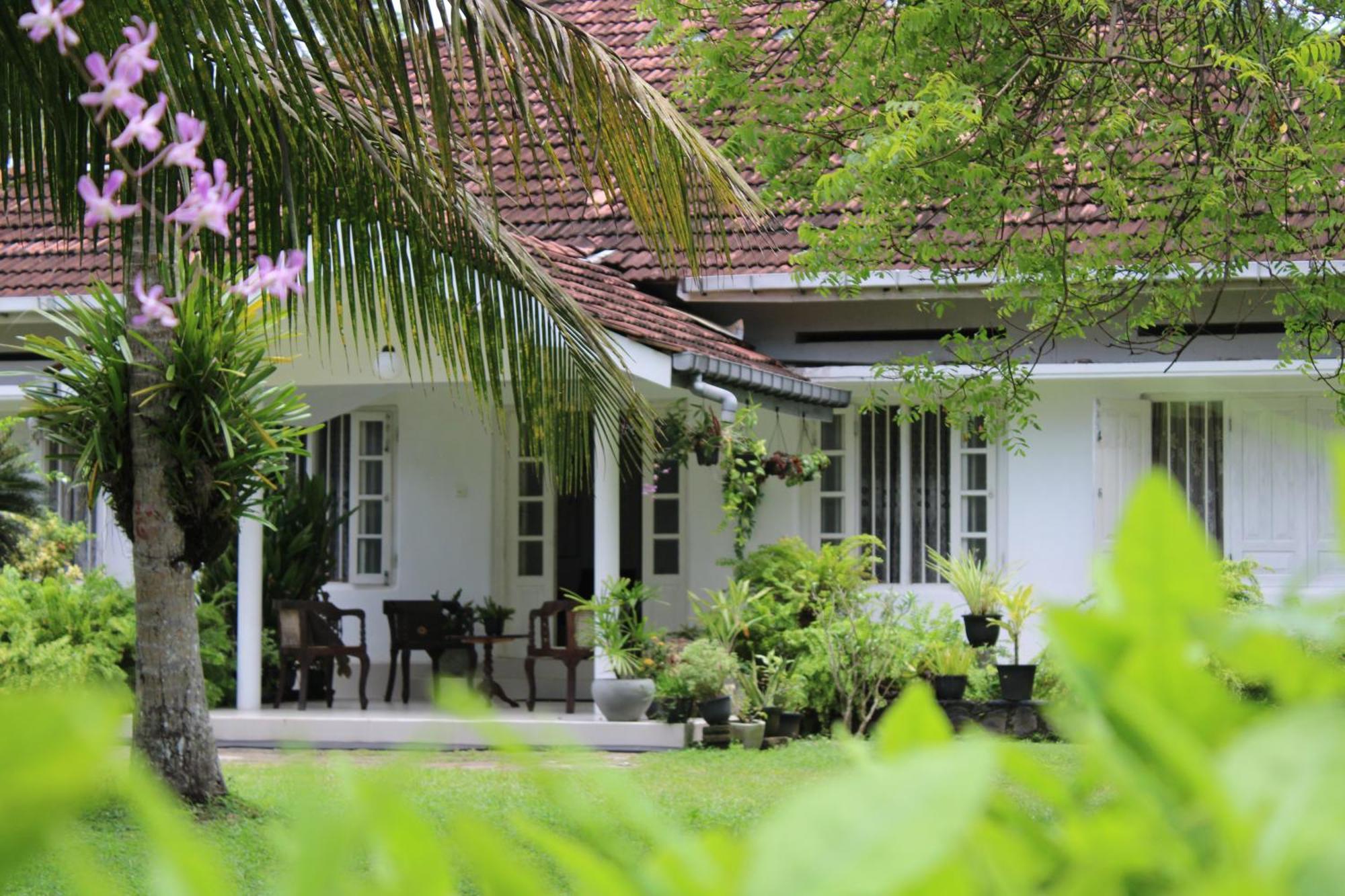 Hotel Sun And Surf Rest Ahangama Exterior foto