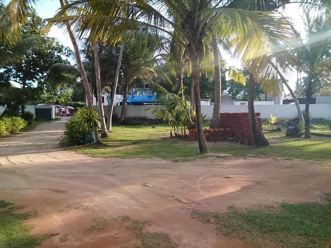 Hotel Sun And Surf Rest Ahangama Exterior foto