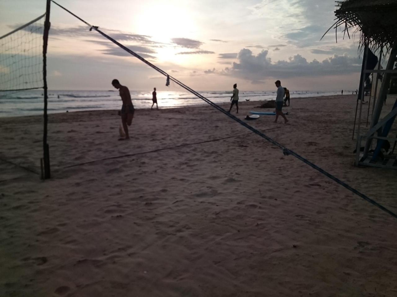 Hotel Sun And Surf Rest Ahangama Exterior foto