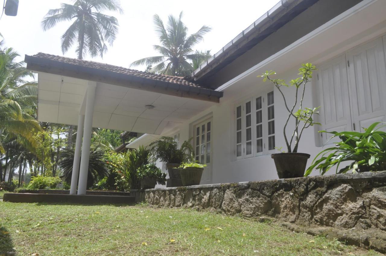Hotel Sun And Surf Rest Ahangama Exterior foto
