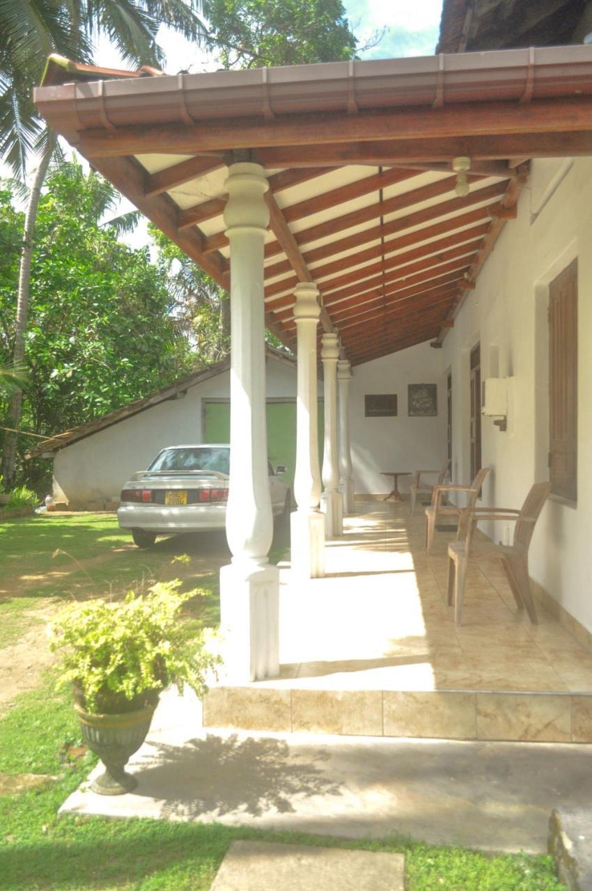 Hotel Sun And Surf Rest Ahangama Exterior foto