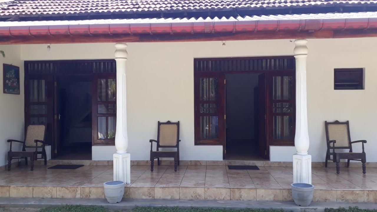 Hotel Sun And Surf Rest Ahangama Exterior foto
